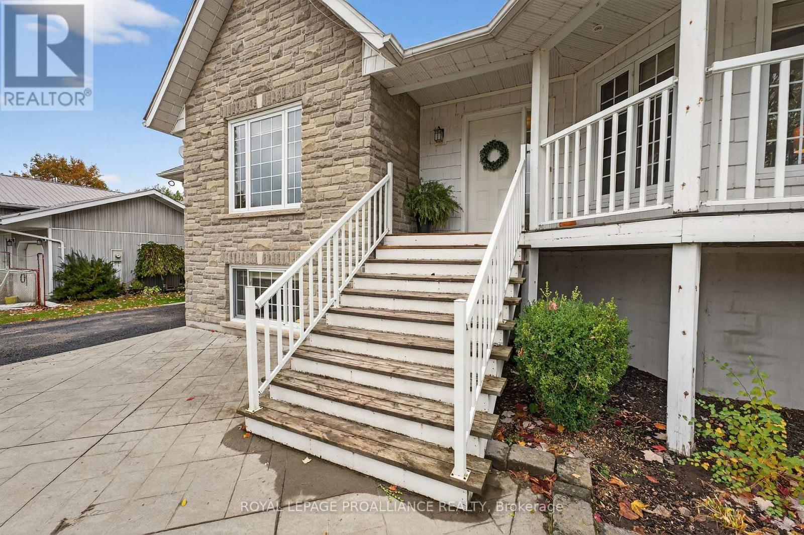 












40 CHARLES COURT

,
Tweed (Hungerford (Twp)),




Ontario
K0K3J0

