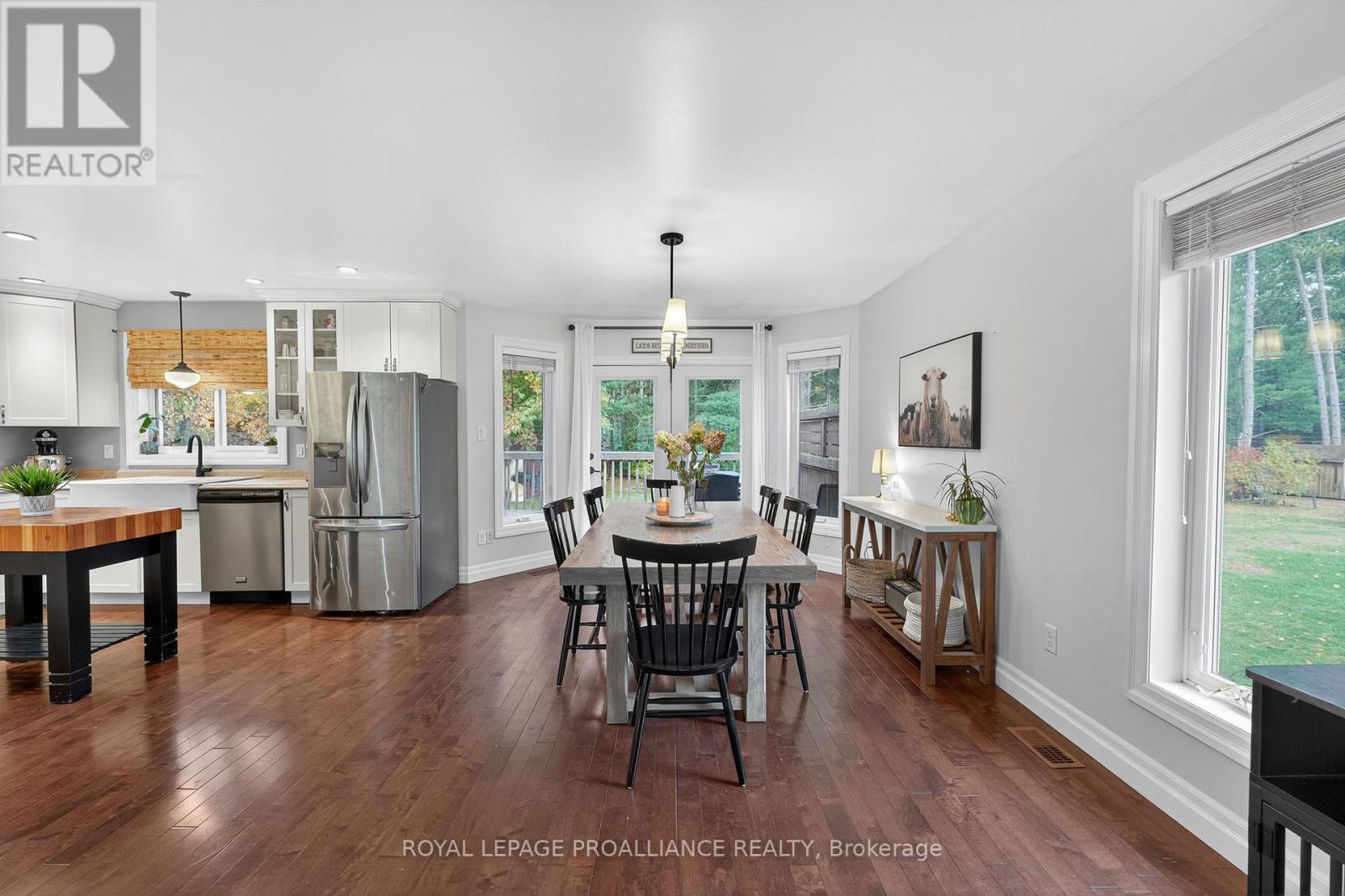 












40 CHARLES COURT

,
Tweed (Hungerford (Twp)),




Ontario
K0K3J0

