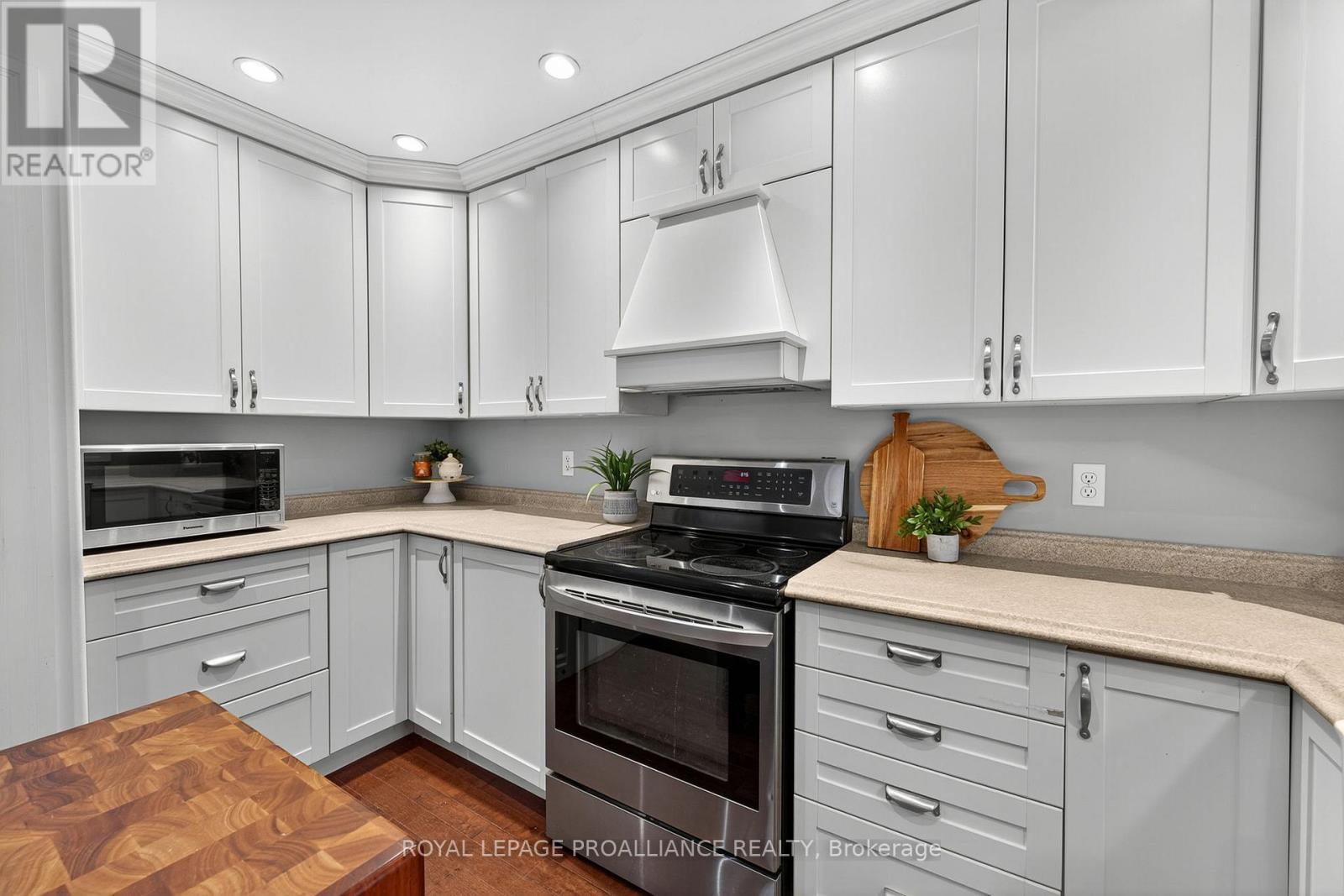 












40 CHARLES COURT

,
Tweed (Hungerford (Twp)),




Ontario
K0K3J0

