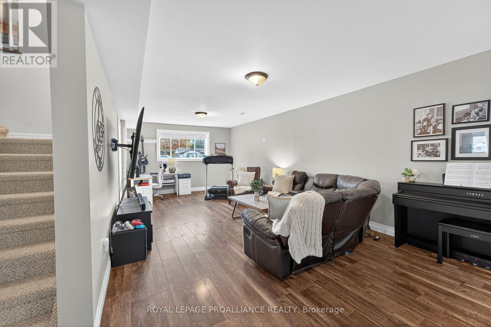 












40 CHARLES COURT

,
Tweed (Hungerford (Twp)),




Ontario
K0K3J0

