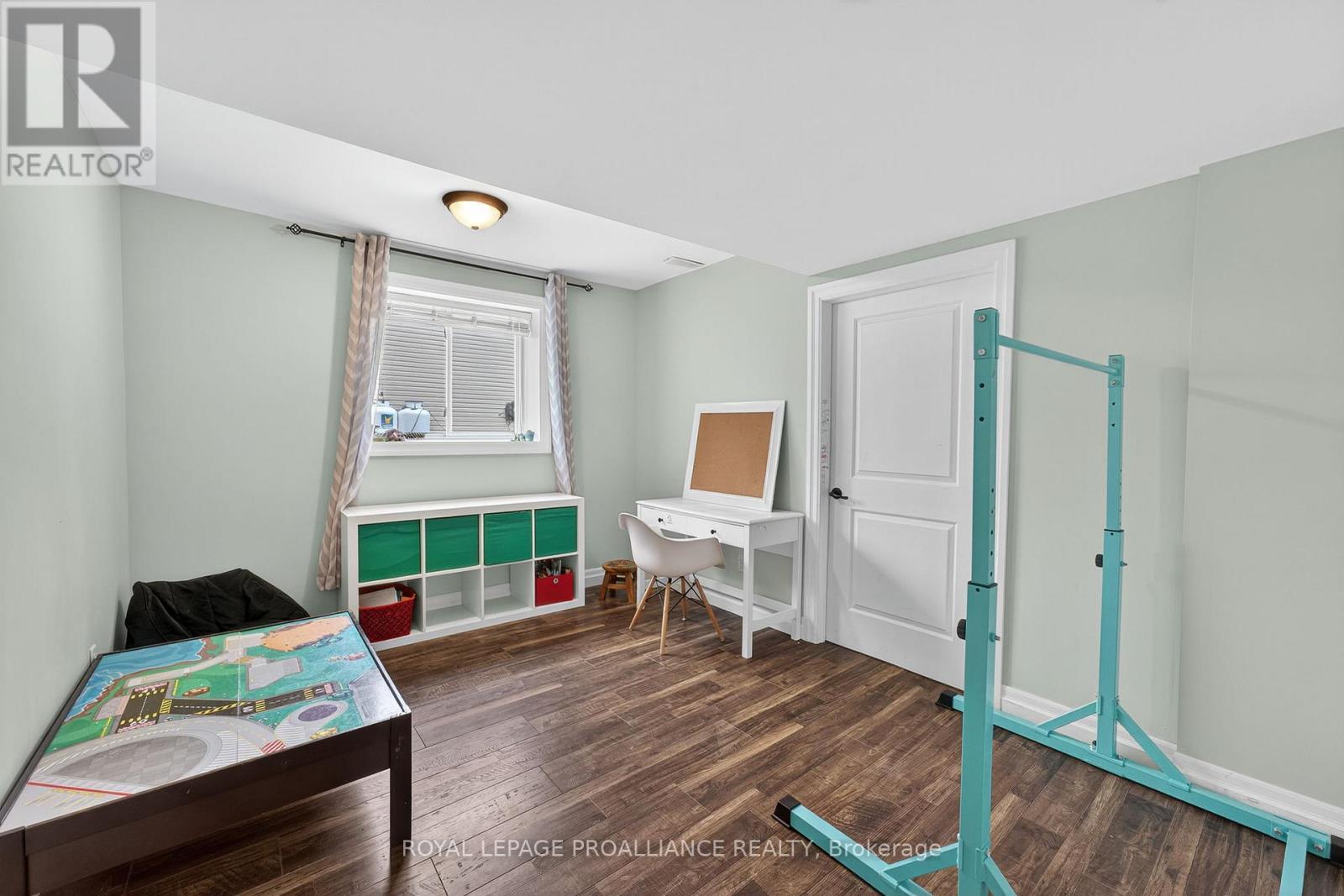 












40 CHARLES COURT

,
Tweed (Hungerford (Twp)),




Ontario
K0K3J0

