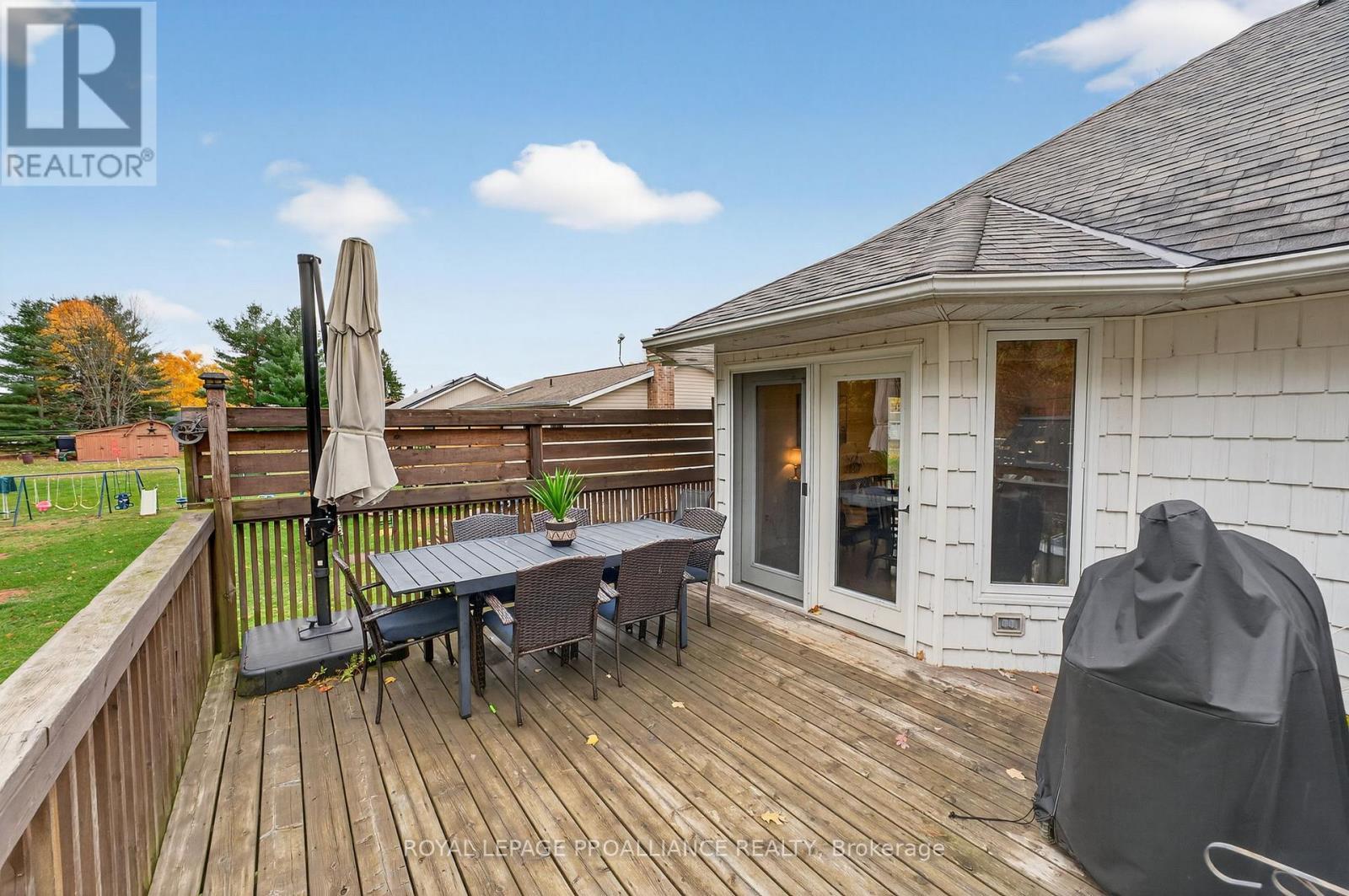 












40 CHARLES COURT

,
Tweed (Hungerford (Twp)),




Ontario
K0K3J0

