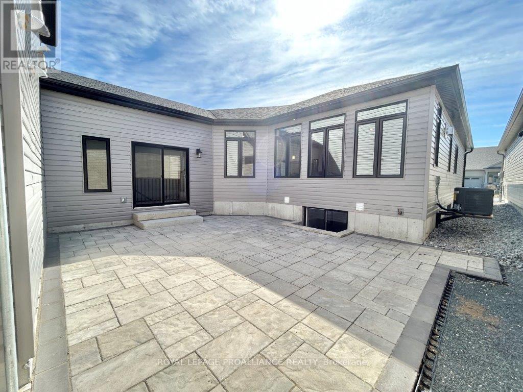 












77 ATHABASKA DRIVE

,
Belleville (Belleville Ward),




Ontario
K8N0T1

