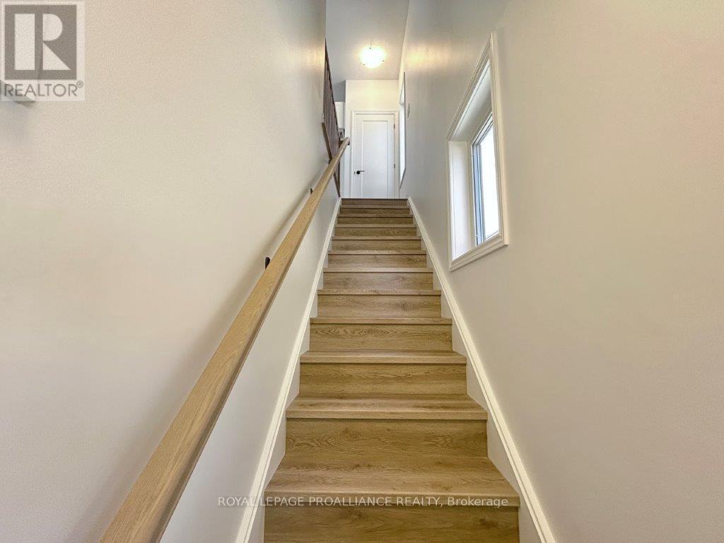 












77 ATHABASKA DRIVE

,
Belleville (Belleville Ward),




Ontario
K8N0T1

