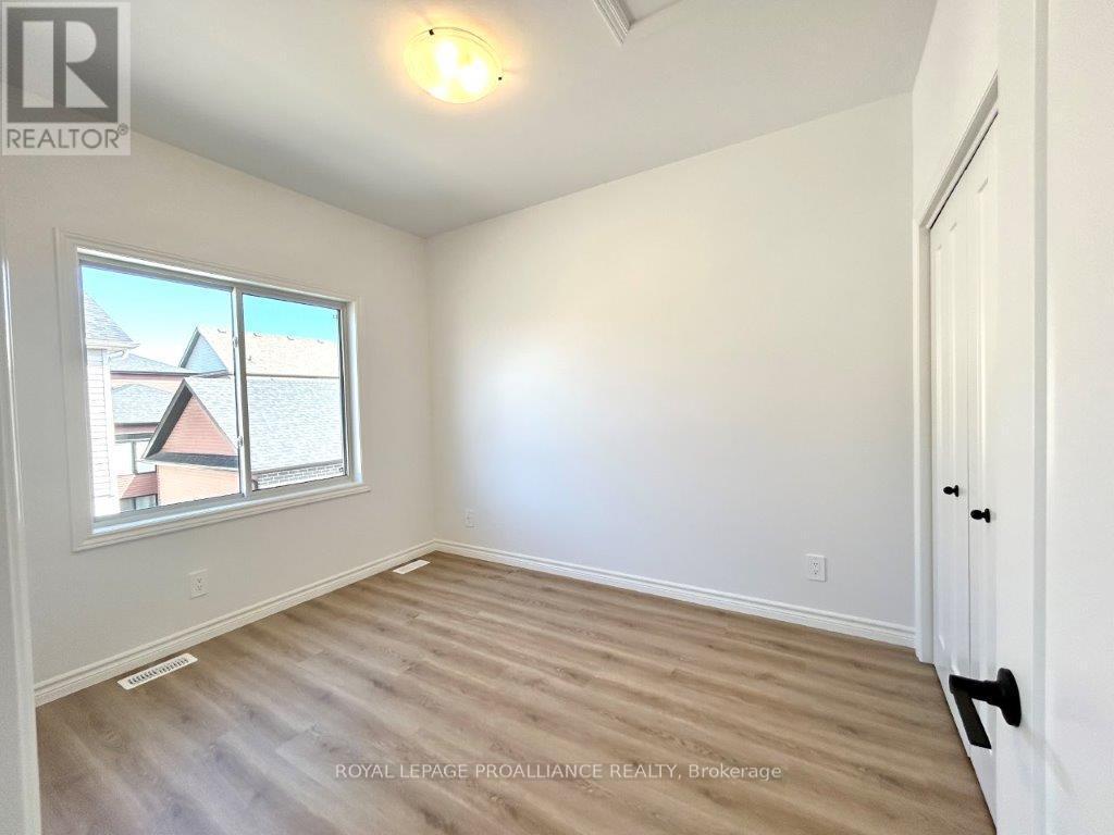 












77 ATHABASKA DRIVE

,
Belleville (Belleville Ward),




Ontario
K8N0T1

