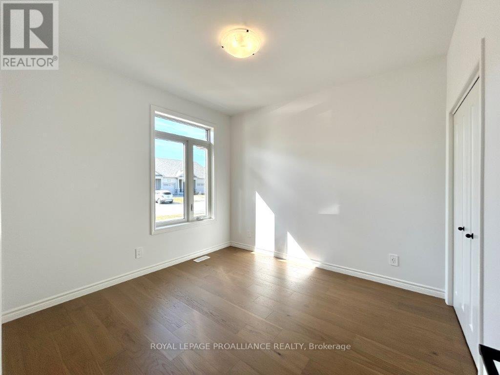 












77 ATHABASKA DRIVE

,
Belleville (Belleville Ward),




Ontario
K8N0T1

