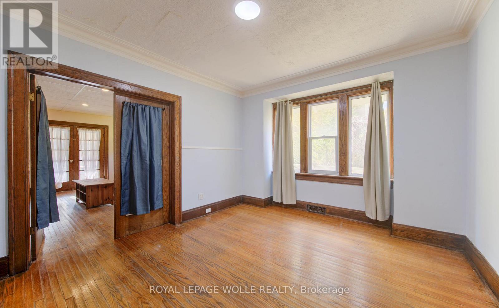 












86 ALBERT STREET

,
Waterloo,




Ontario
N2L3S7

