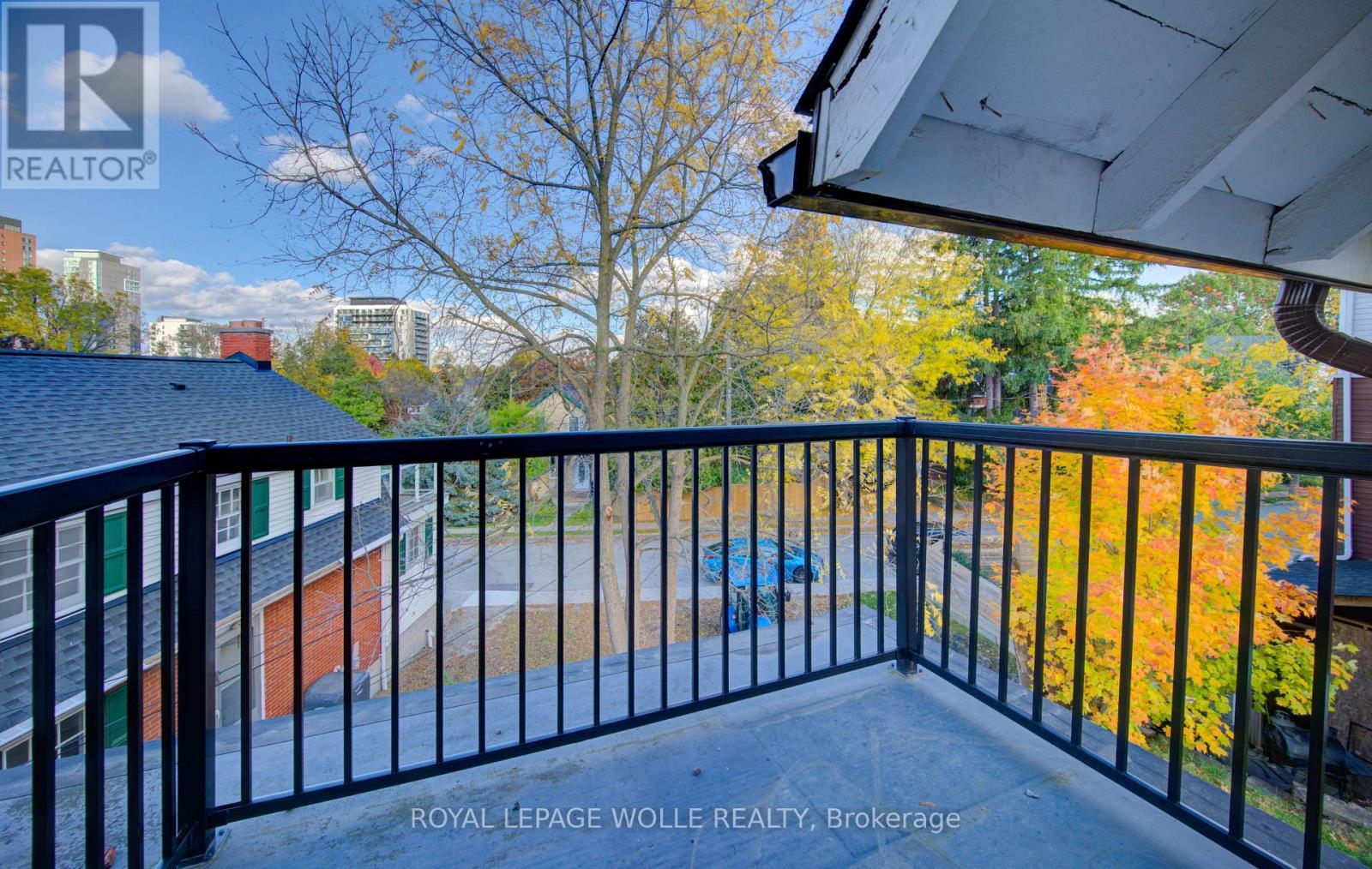 












86 ALBERT STREET

,
Waterloo,




Ontario
N2L3S7

