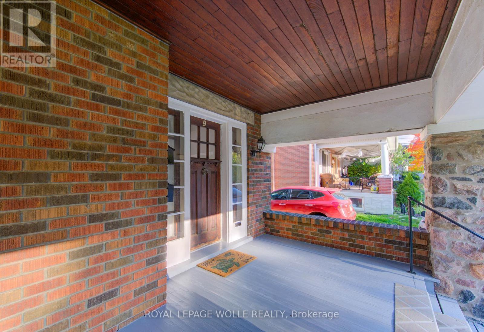 












86 ALBERT STREET

,
Waterloo,




Ontario
N2L3S7

