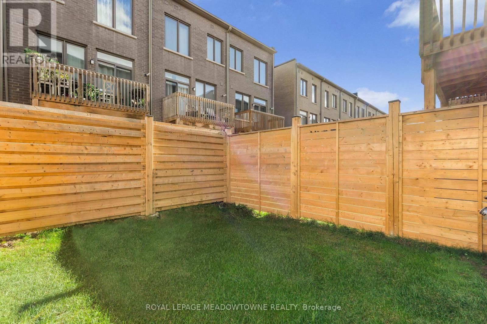












198 SQUIRE CRESCENT

,
Oakville,




Ontario
L6H0L6

