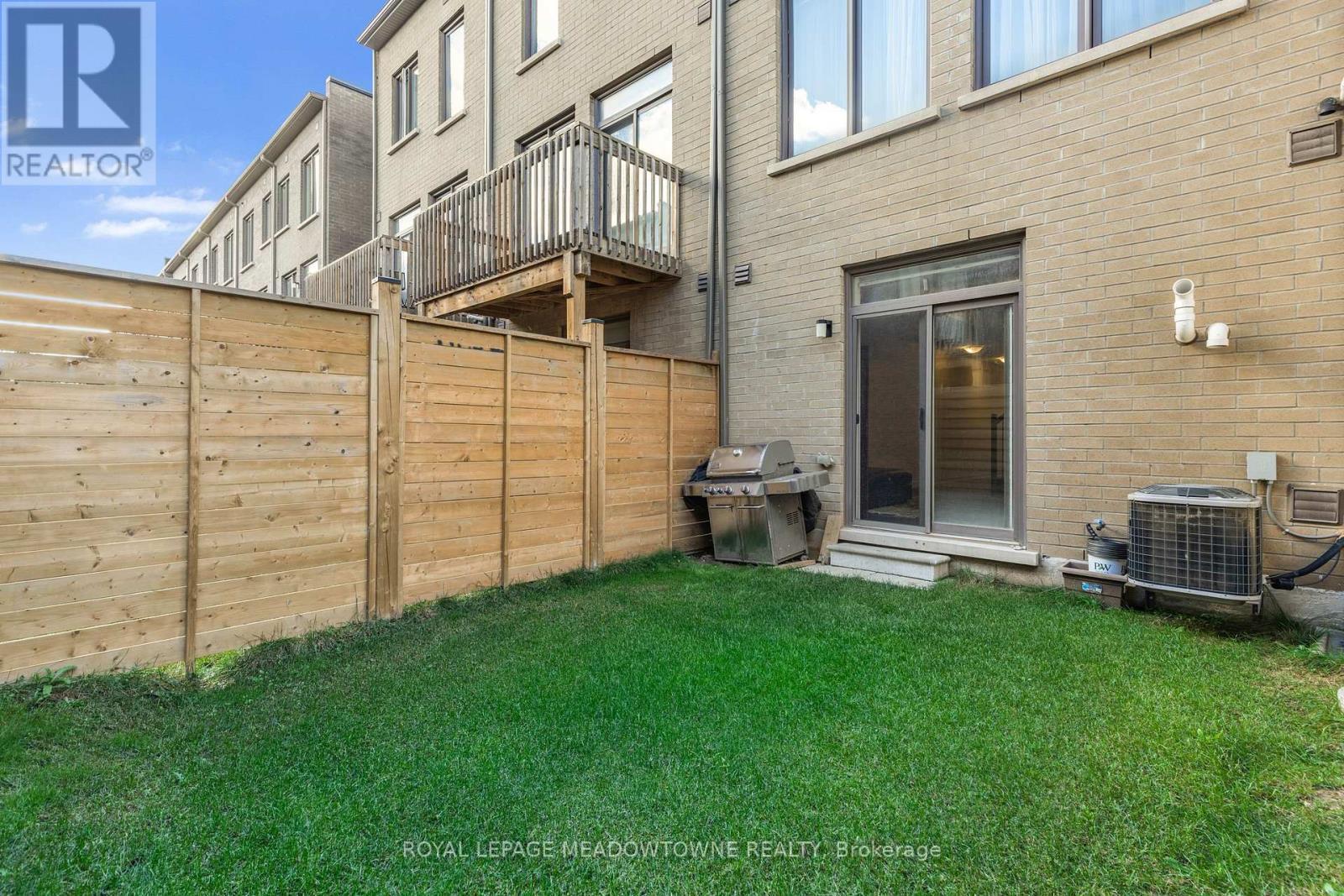 












198 SQUIRE CRESCENT

,
Oakville,




Ontario
L6H0L6

