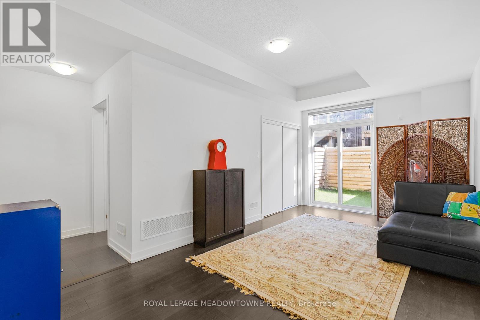 












198 SQUIRE CRESCENT

,
Oakville,




Ontario
L6H0L6

