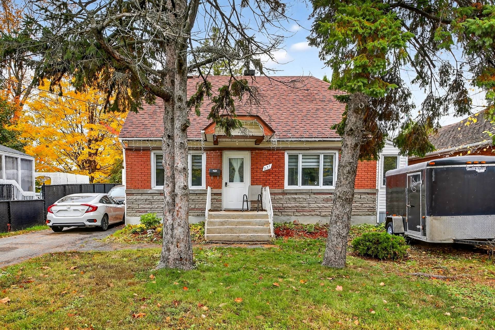 









221


9e Avenue

,
Deux-Montagnes,




QC
J7R3M1

