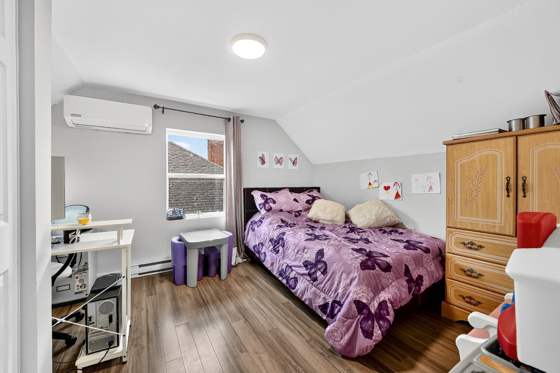 









221


9e Avenue

,
Deux-Montagnes,




QC
J7R3M1

