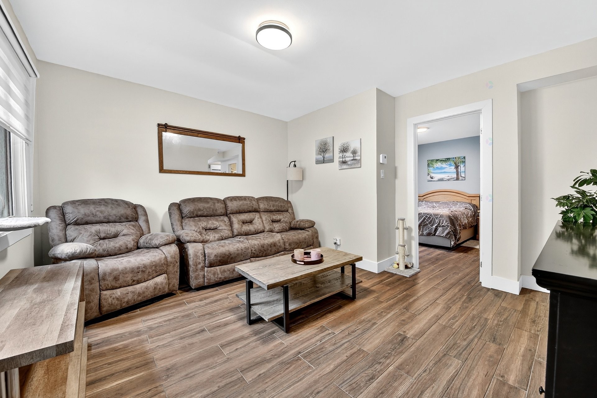 









221


9e Avenue

,
Deux-Montagnes,




QC
J7R3M1

