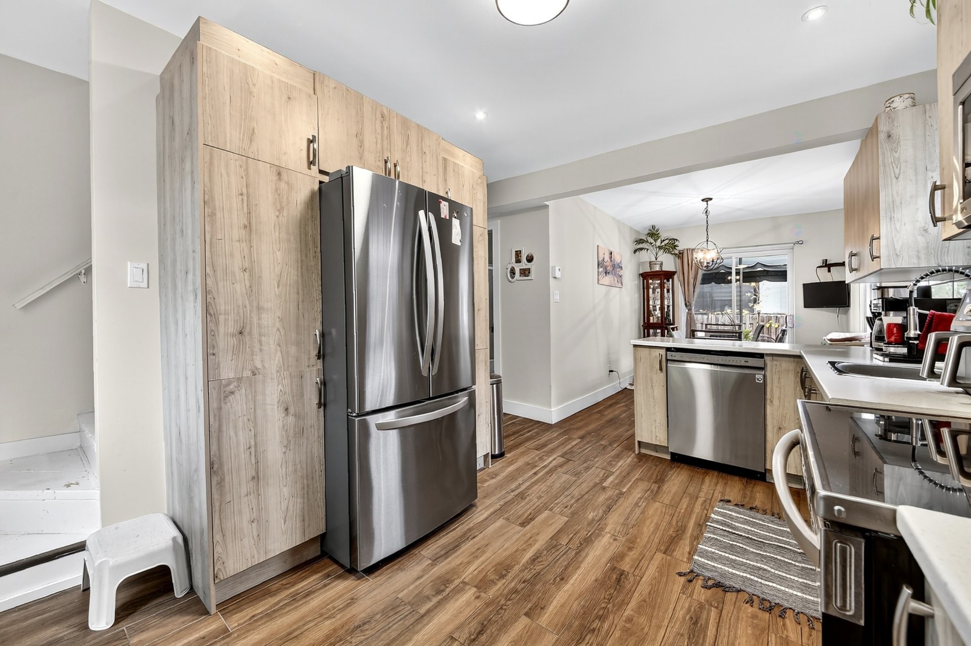 









221


9e Avenue

,
Deux-Montagnes,




QC
J7R3M1

