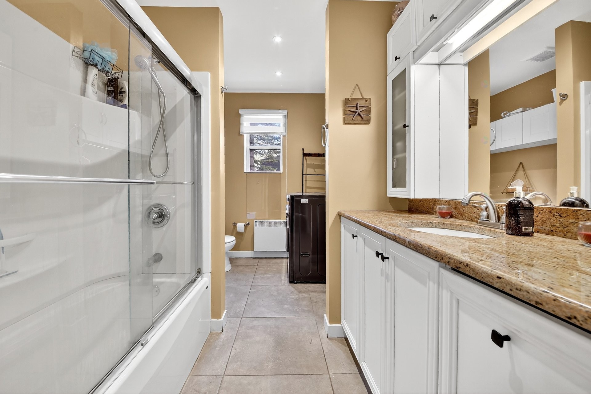 









221


9e Avenue

,
Deux-Montagnes,




QC
J7R3M1

