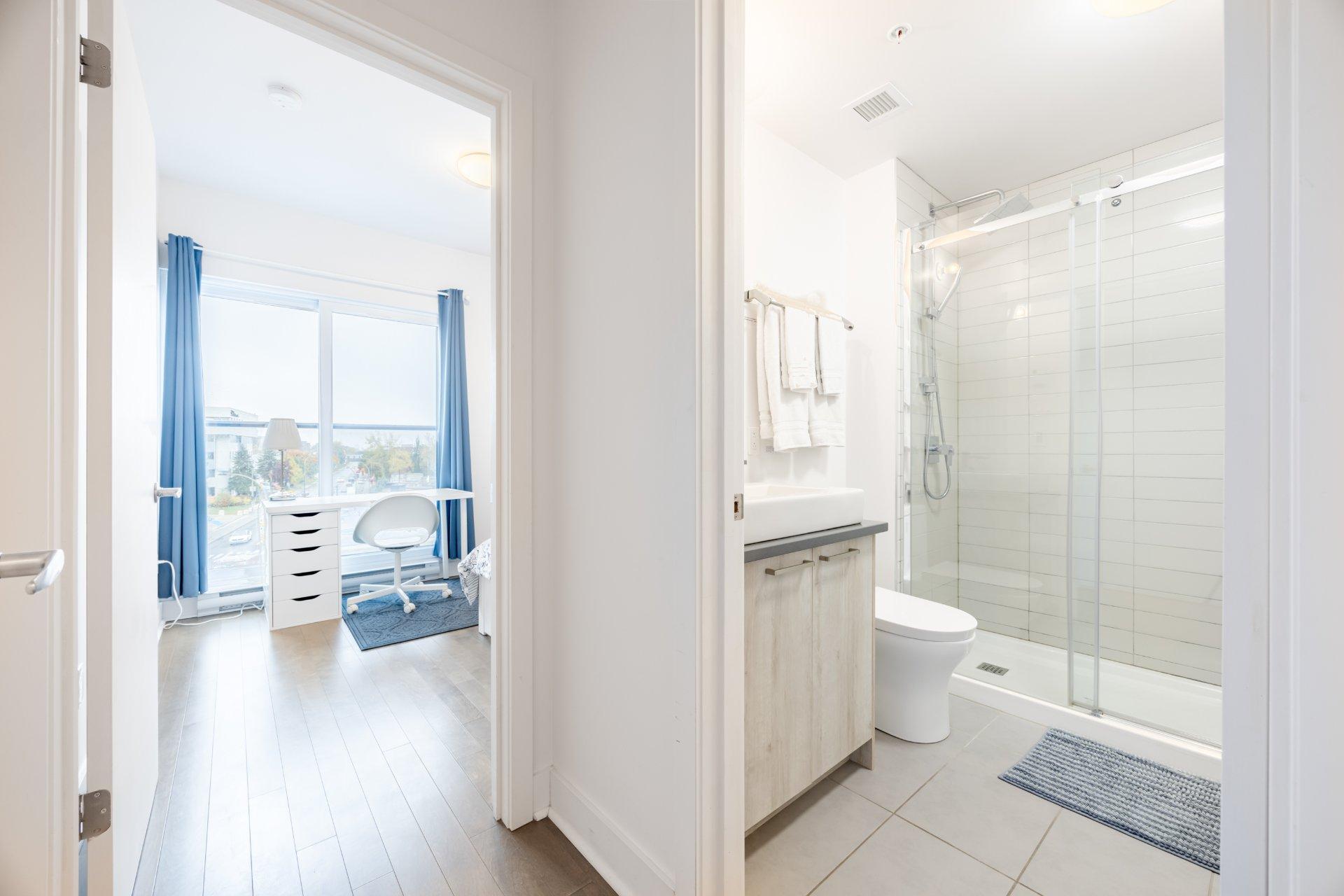 









901


Av. Beaumont

, 303,
Montréal (Villeray/Saint-Michel/Parc-Extension),




QC
H3N1W2

