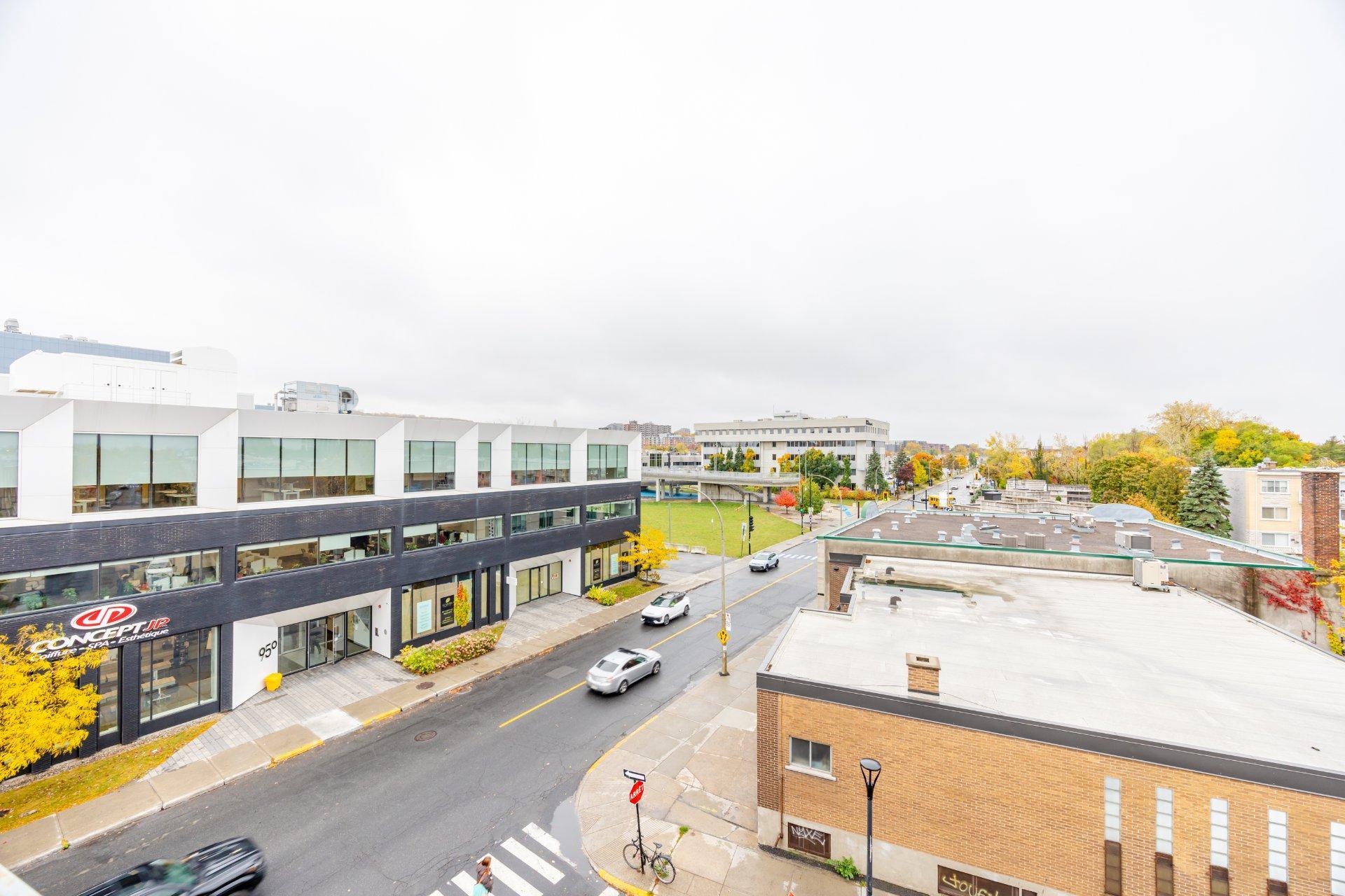 









901


Av. Beaumont

, 303,
Montréal (Villeray/Saint-Michel/Parc-Extension),




QC
H3N1W2

