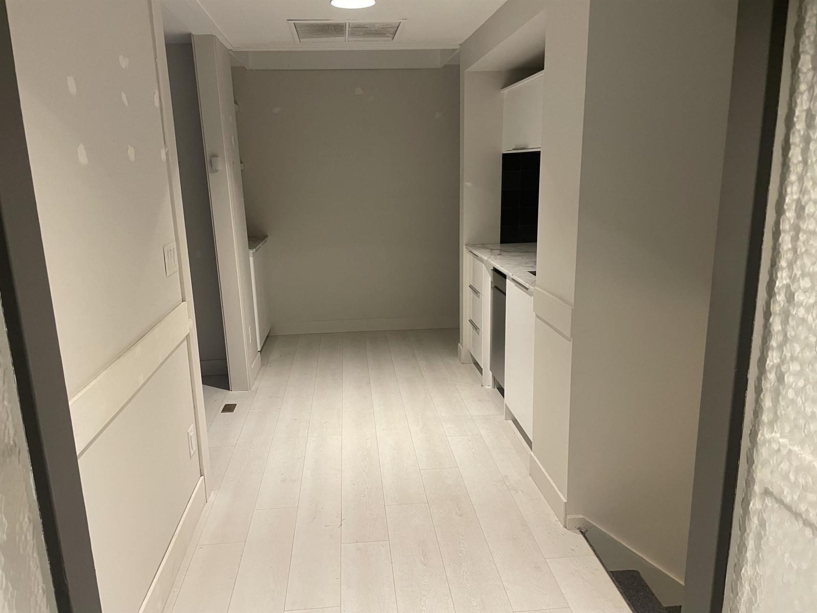 












102 15240 THRIFT AVENUE

,
White Rock,




British Columbia
V4B2L1

