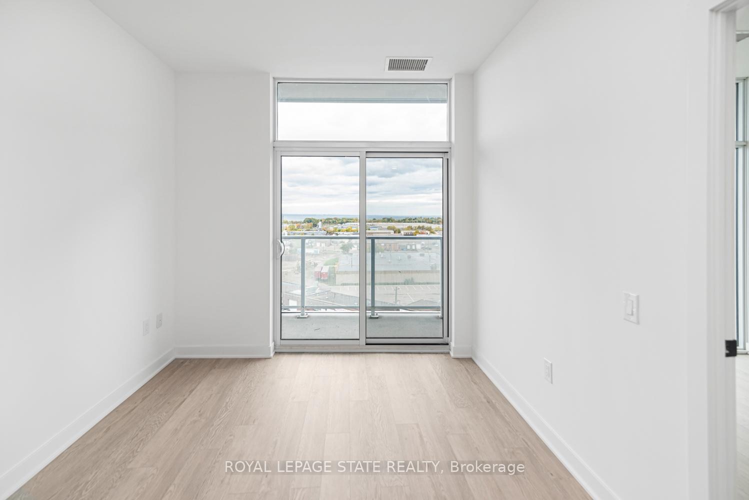 









2782


Barton

Street East, 813,
Hamilton,




ON
L8E 2J8

