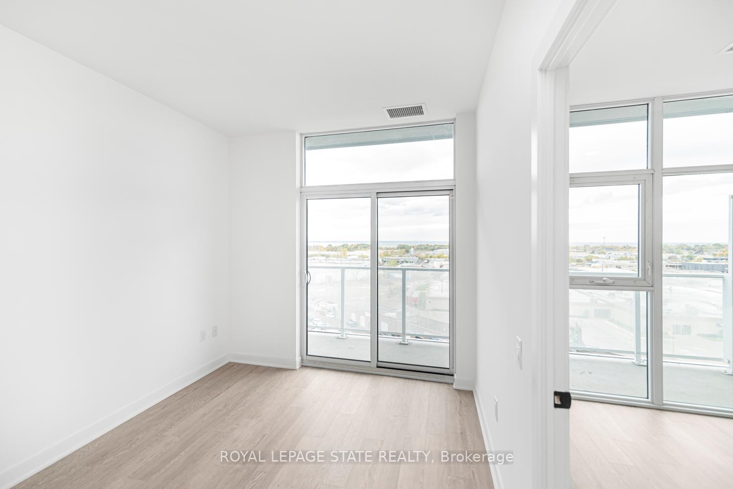 









2782


Barton

Street East, 813,
Hamilton,




ON
L8E 2J8

