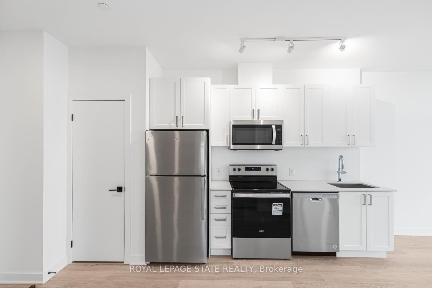 









2782


Barton

Street East, 813,
Hamilton,




ON
L8E 2J8

