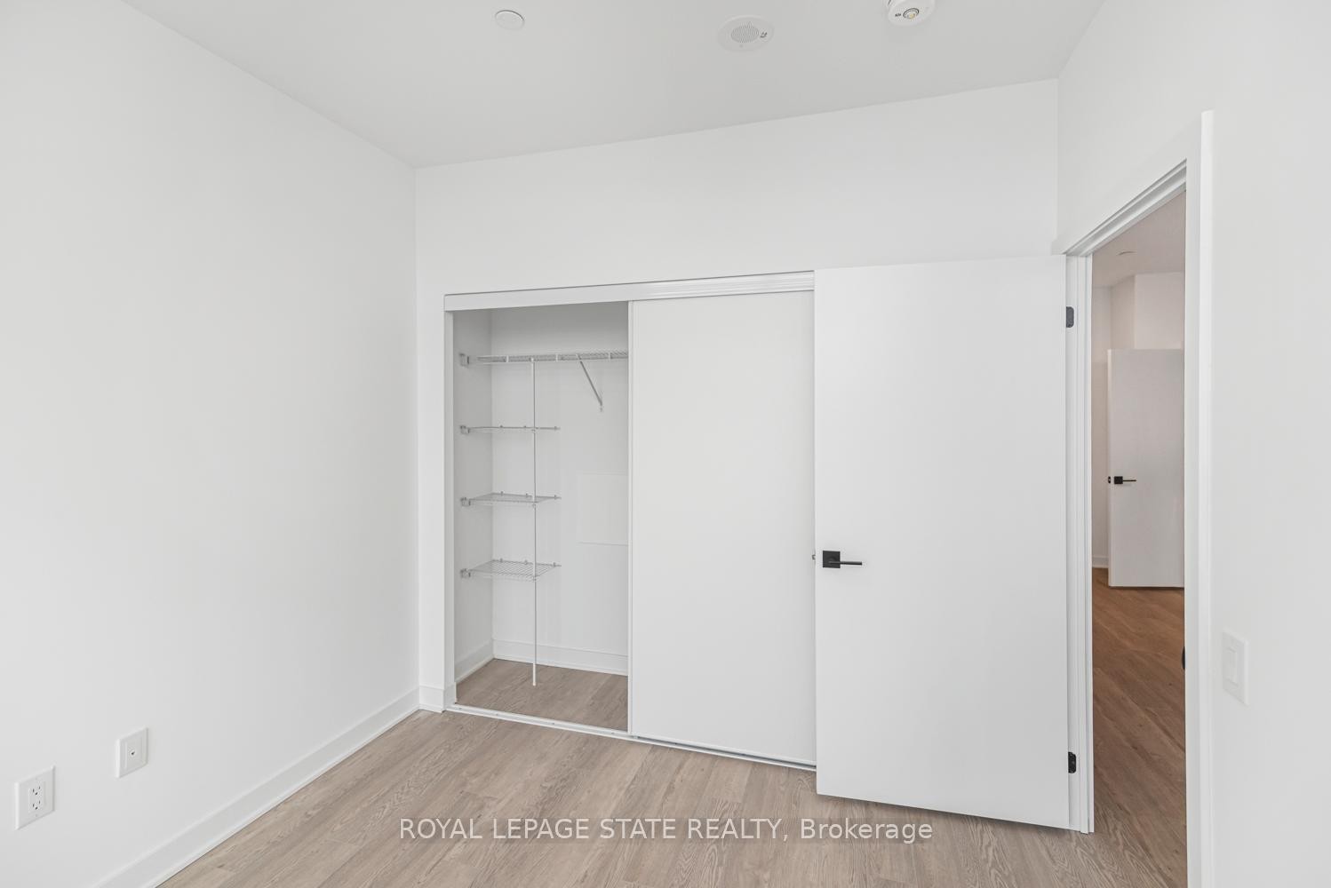 









2782


Barton

Street East, 813,
Hamilton,




ON
L8E 2J8

