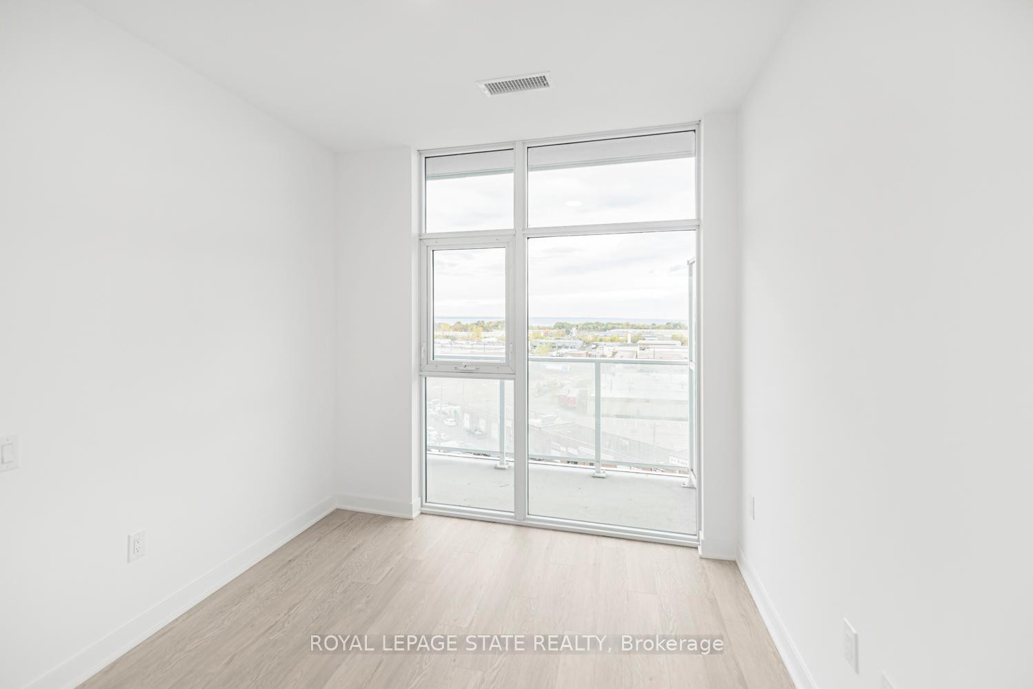 









2782


Barton

Street East, 813,
Hamilton,




ON
L8E 2J8

