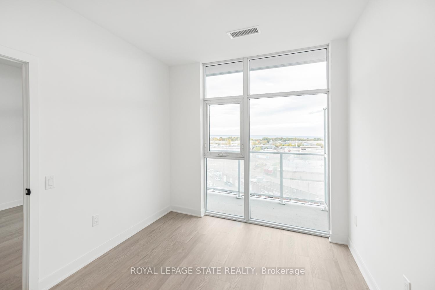 









2782


Barton

Street East, 813,
Hamilton,




ON
L8E 2J8

