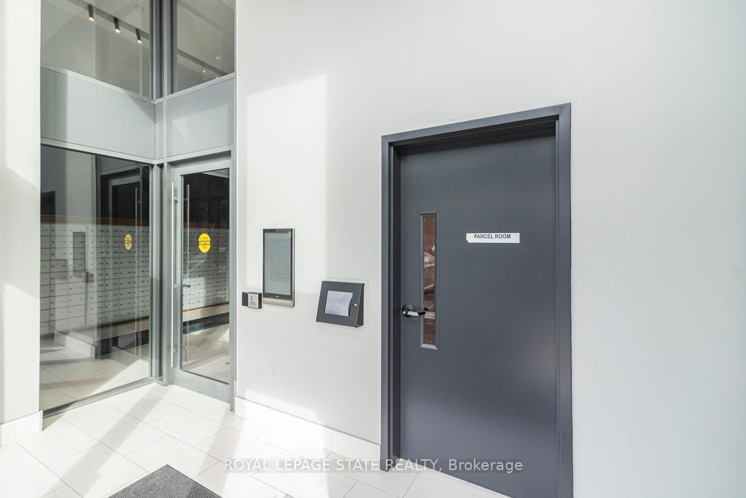 









2782


Barton

Street East, 813,
Hamilton,




ON
L8E 2J8

