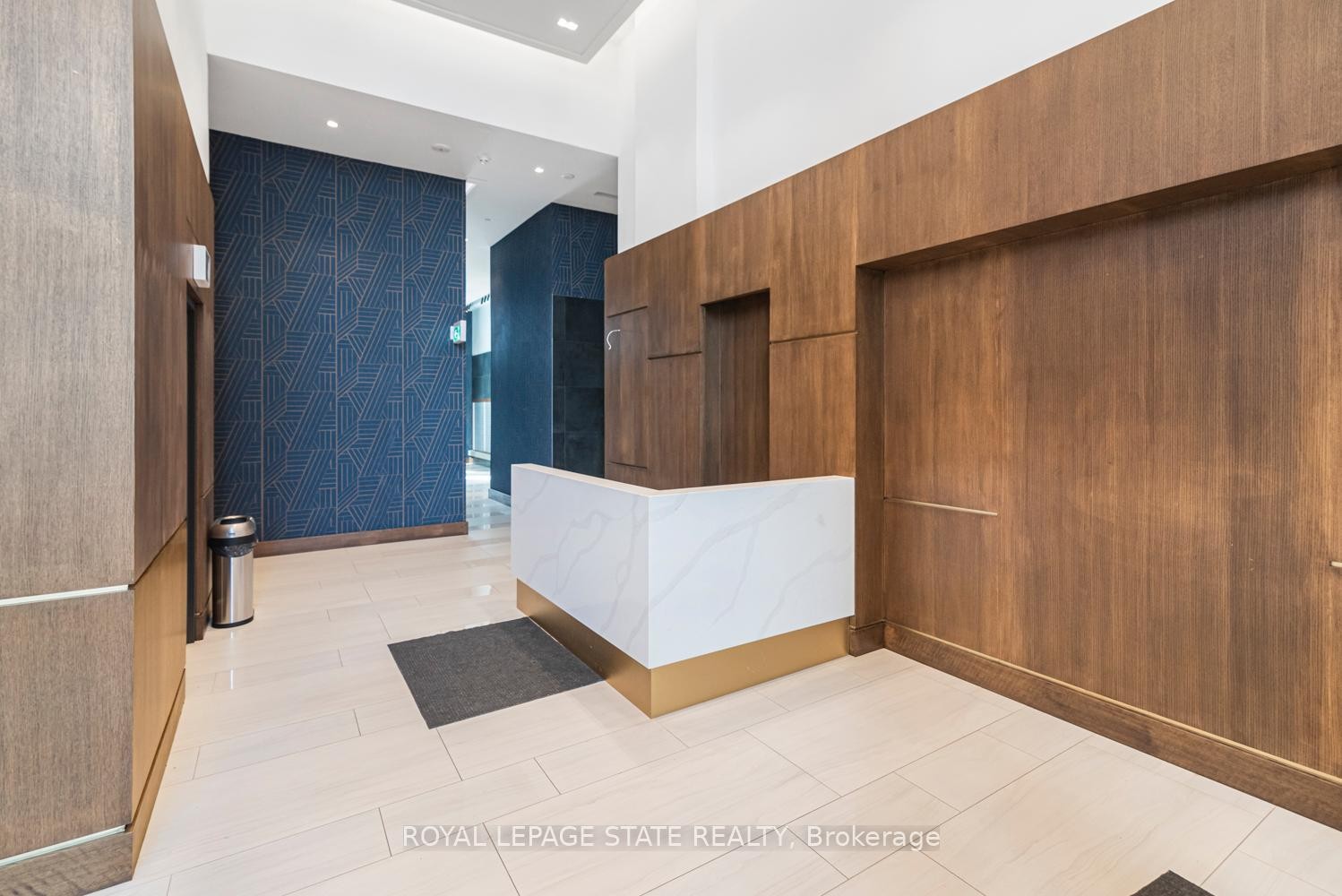 









2782


Barton

Street East, 813,
Hamilton,




ON
L8E 2J8

