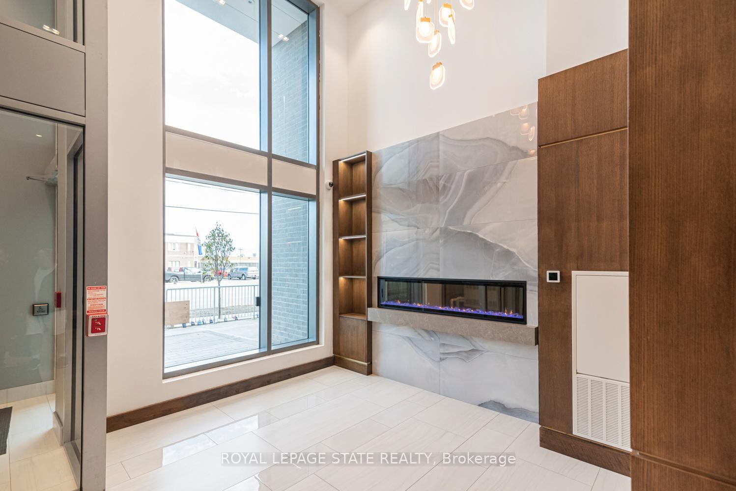 









2782


Barton

Street East, 813,
Hamilton,




ON
L8E 2J8

