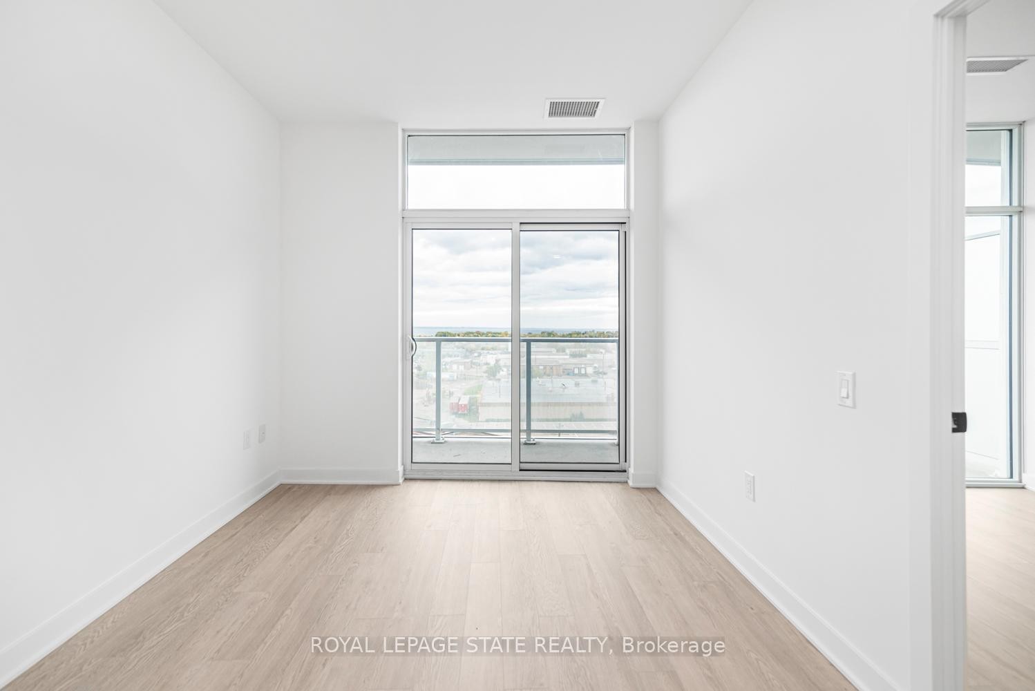 









2782


Barton

Street East, 813,
Hamilton,




ON
L8E 2J8

