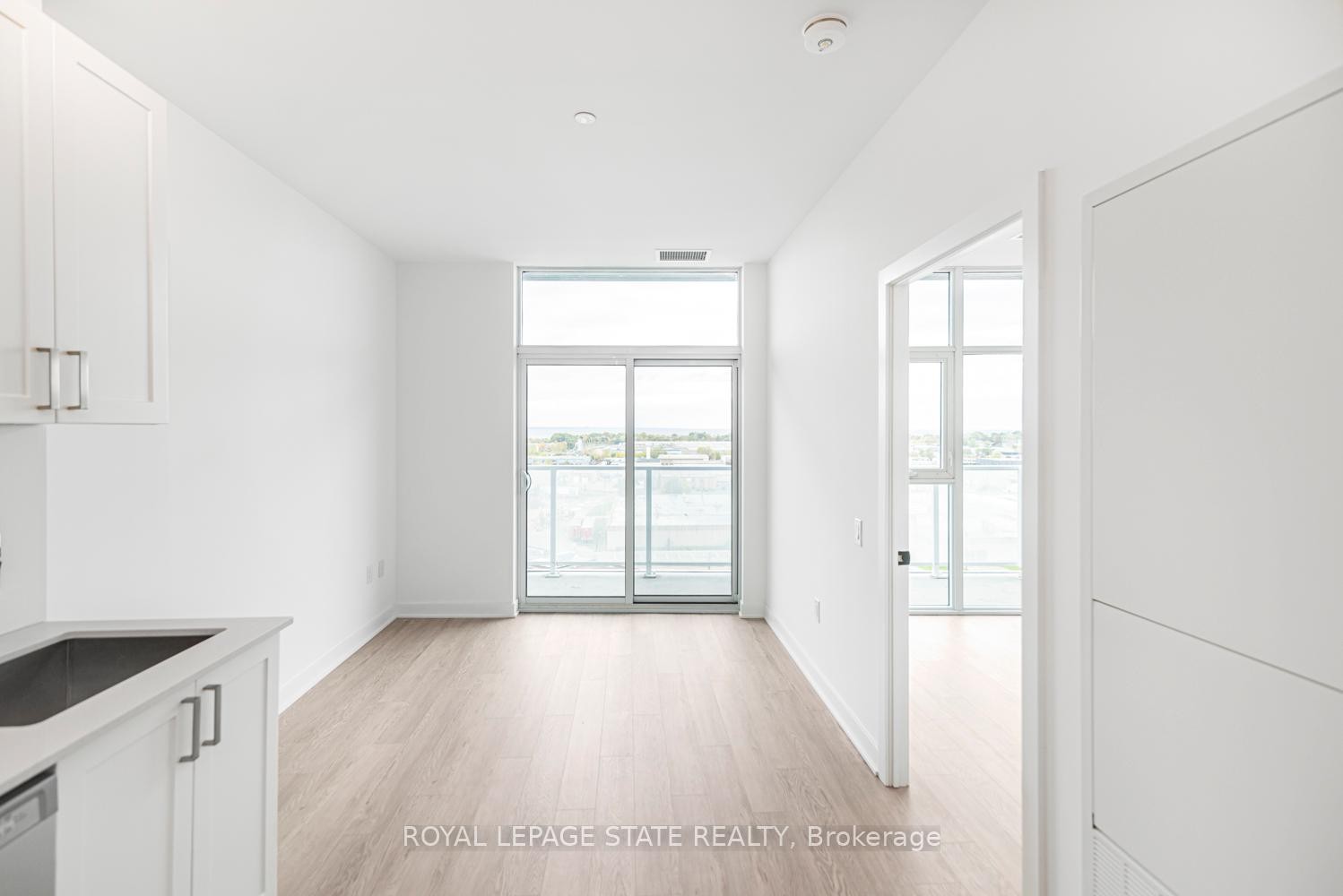 









2782


Barton

Street East, 813,
Hamilton,




ON
L8E 2J8

