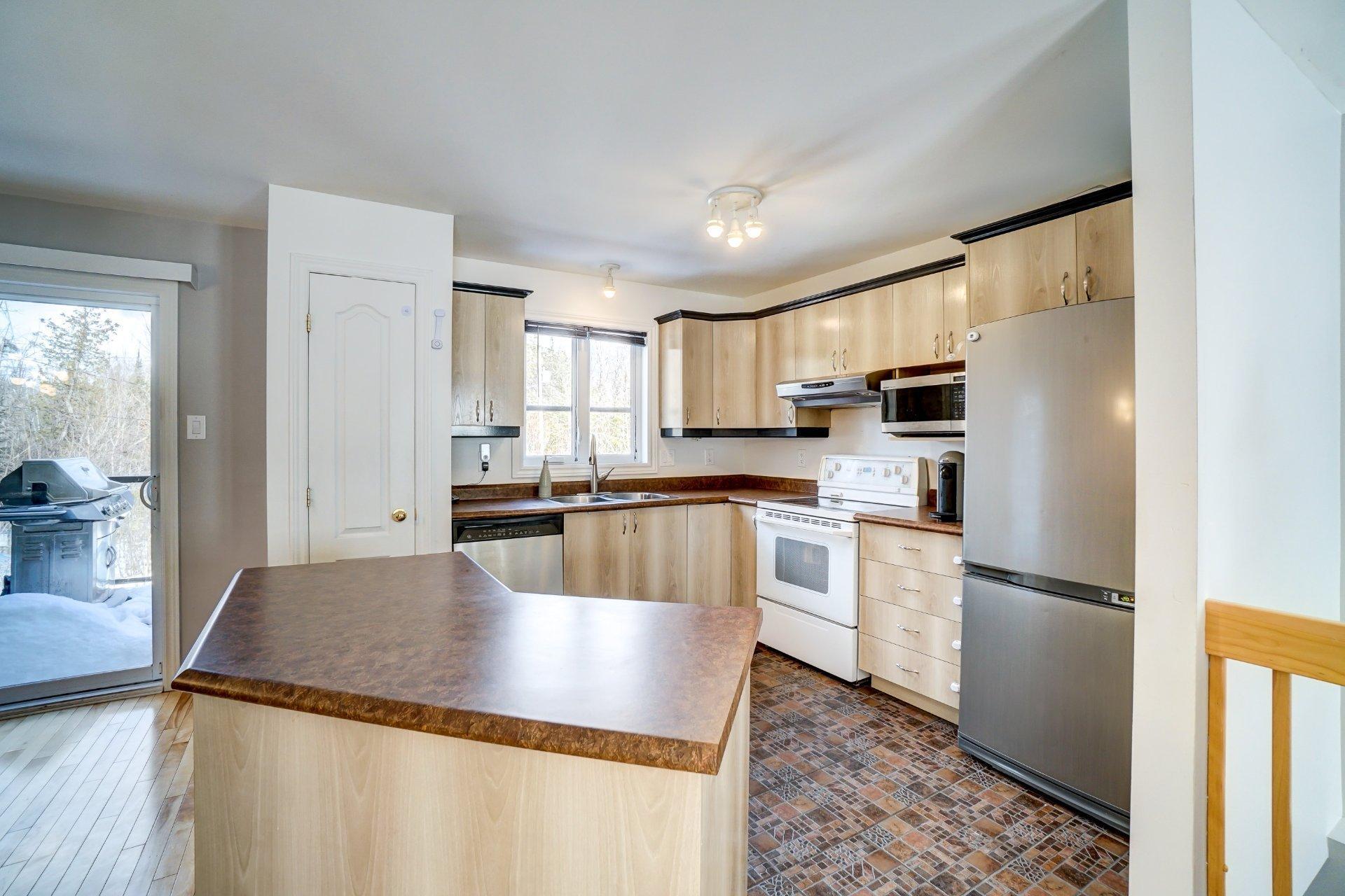 









412


Rue Chagnon

,
Gatineau (Aylmer),




QC
J9J0H2

