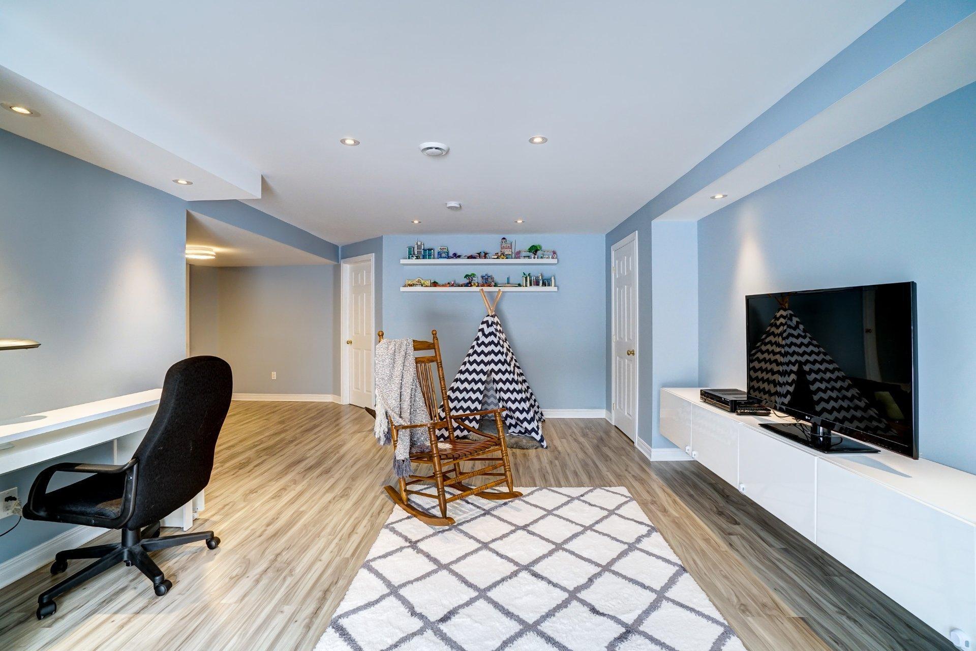 









412


Rue Chagnon

,
Gatineau (Aylmer),




QC
J9J0H2

