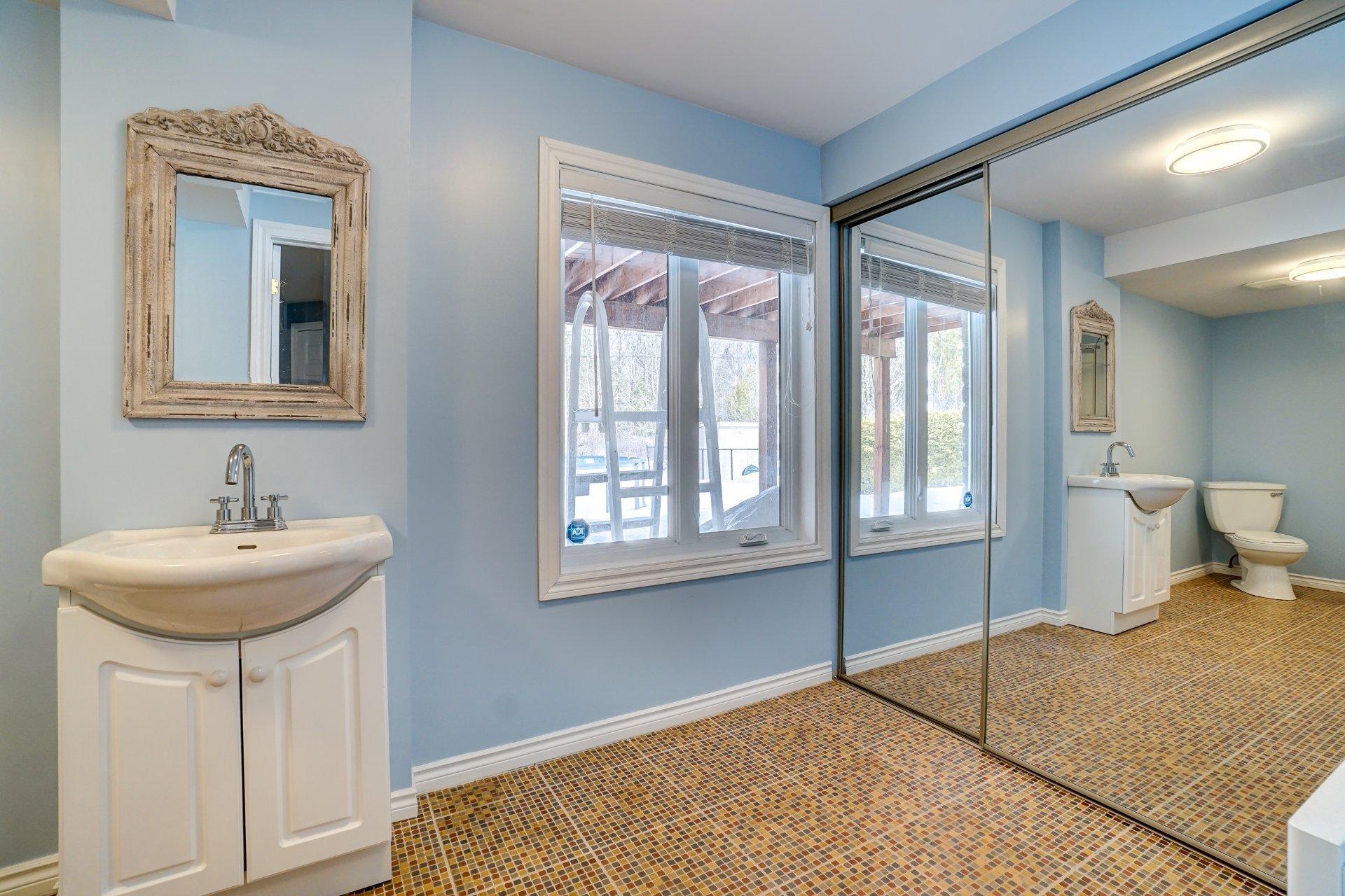 









412


Rue Chagnon

,
Gatineau (Aylmer),




QC
J9J0H2

