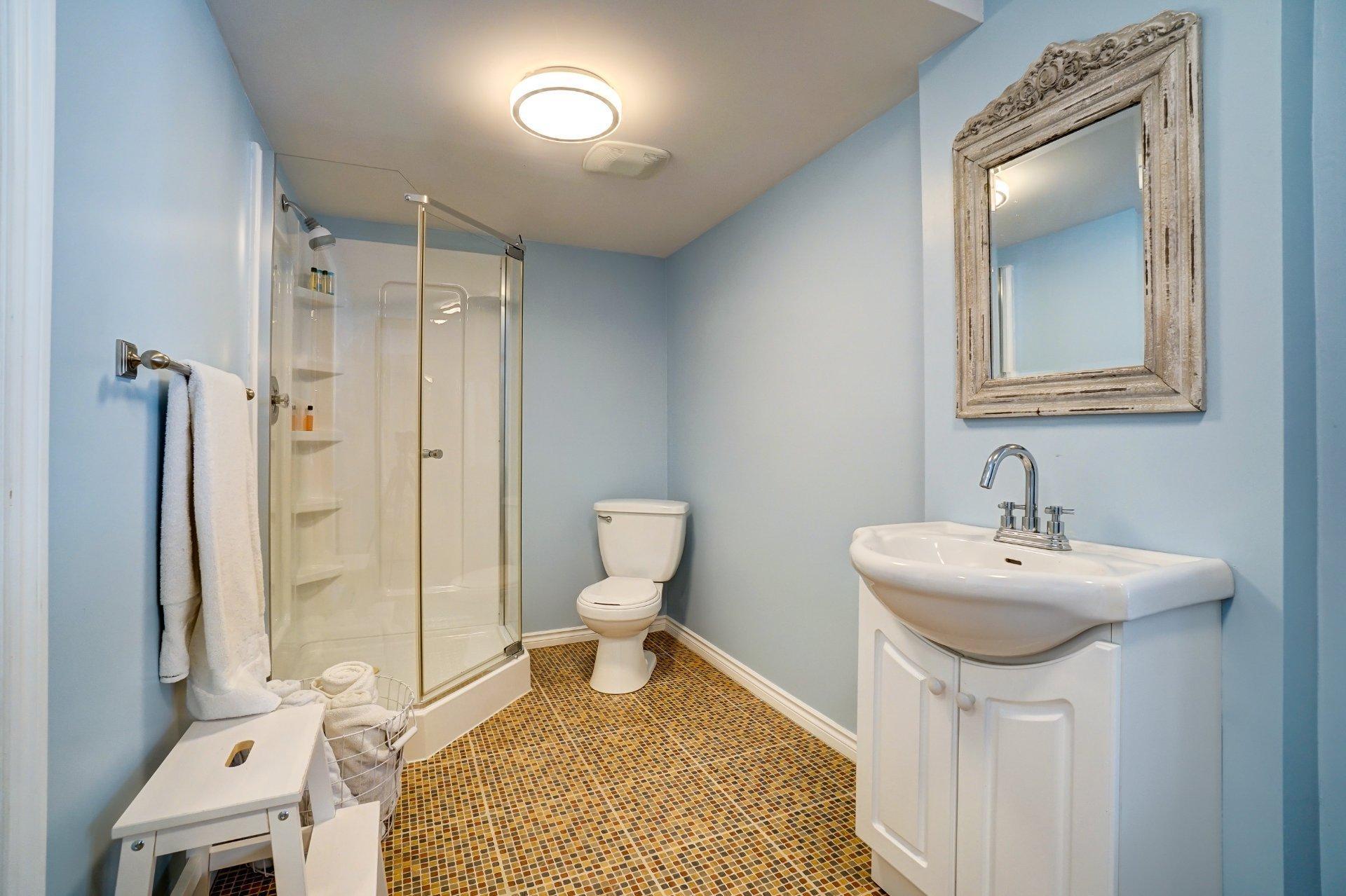 









412


Rue Chagnon

,
Gatineau (Aylmer),




QC
J9J0H2

