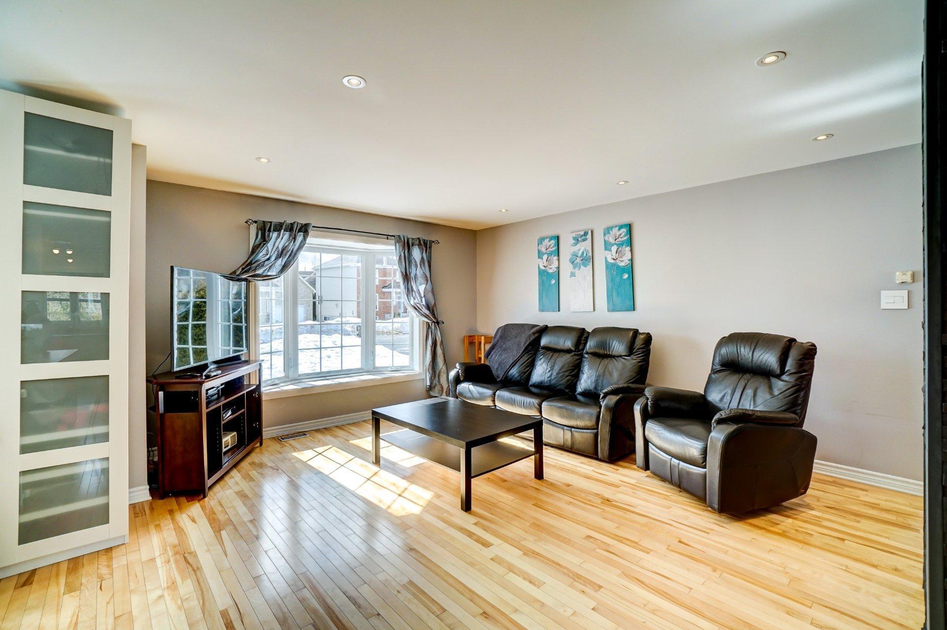 









412


Rue Chagnon

,
Gatineau (Aylmer),




QC
J9J0H2

