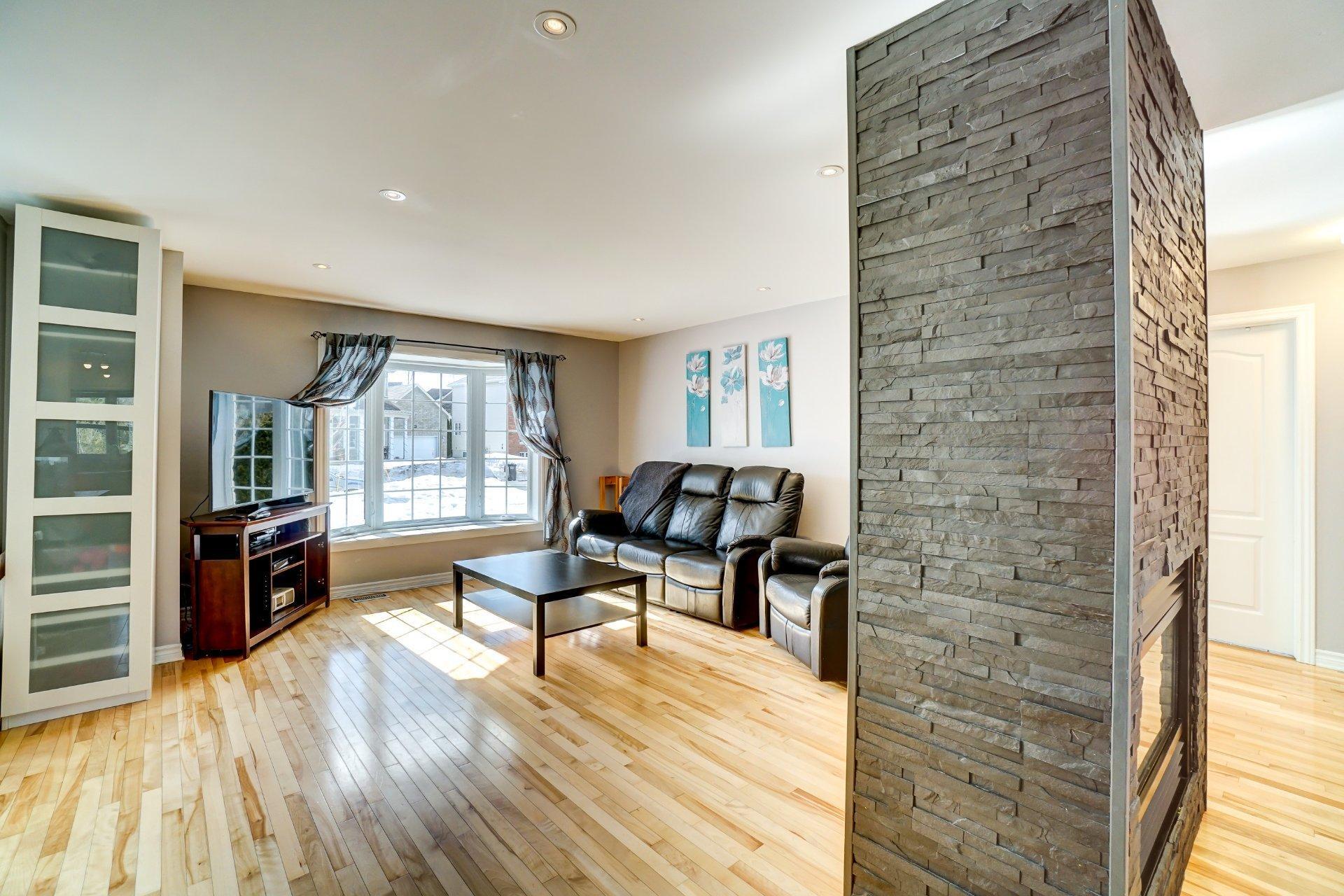 









412


Rue Chagnon

,
Gatineau (Aylmer),




QC
J9J0H2

