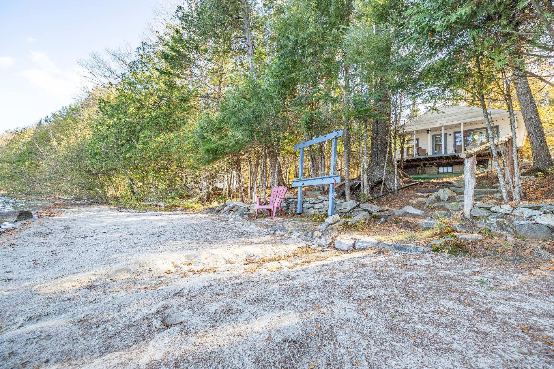 









105


Ch. des Geais-Bleus

,
Nominingue,




QC
J0W1R0

