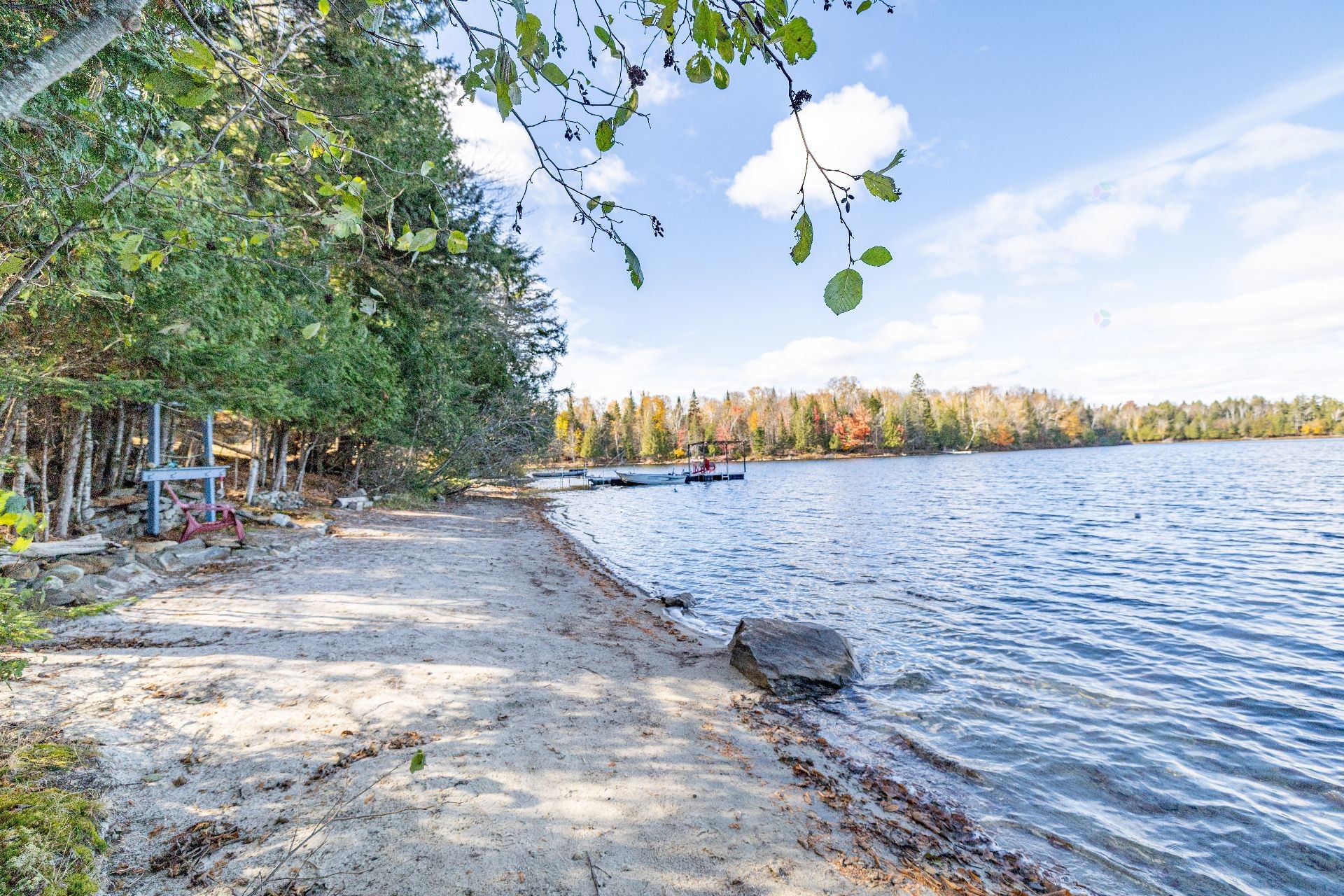 









105


Ch. des Geais-Bleus

,
Nominingue,




QC
J0W1R0

