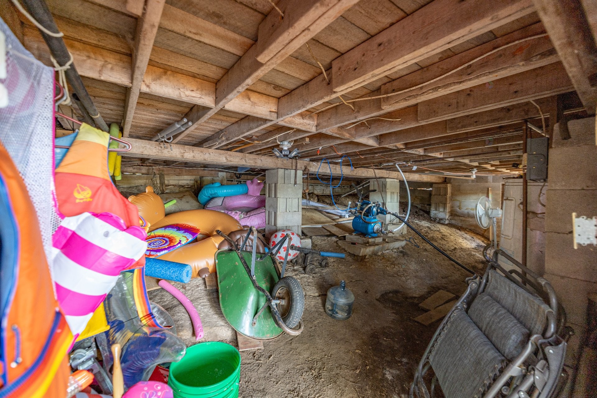 









105


Ch. des Geais-Bleus

,
Nominingue,




QC
J0W1R0

