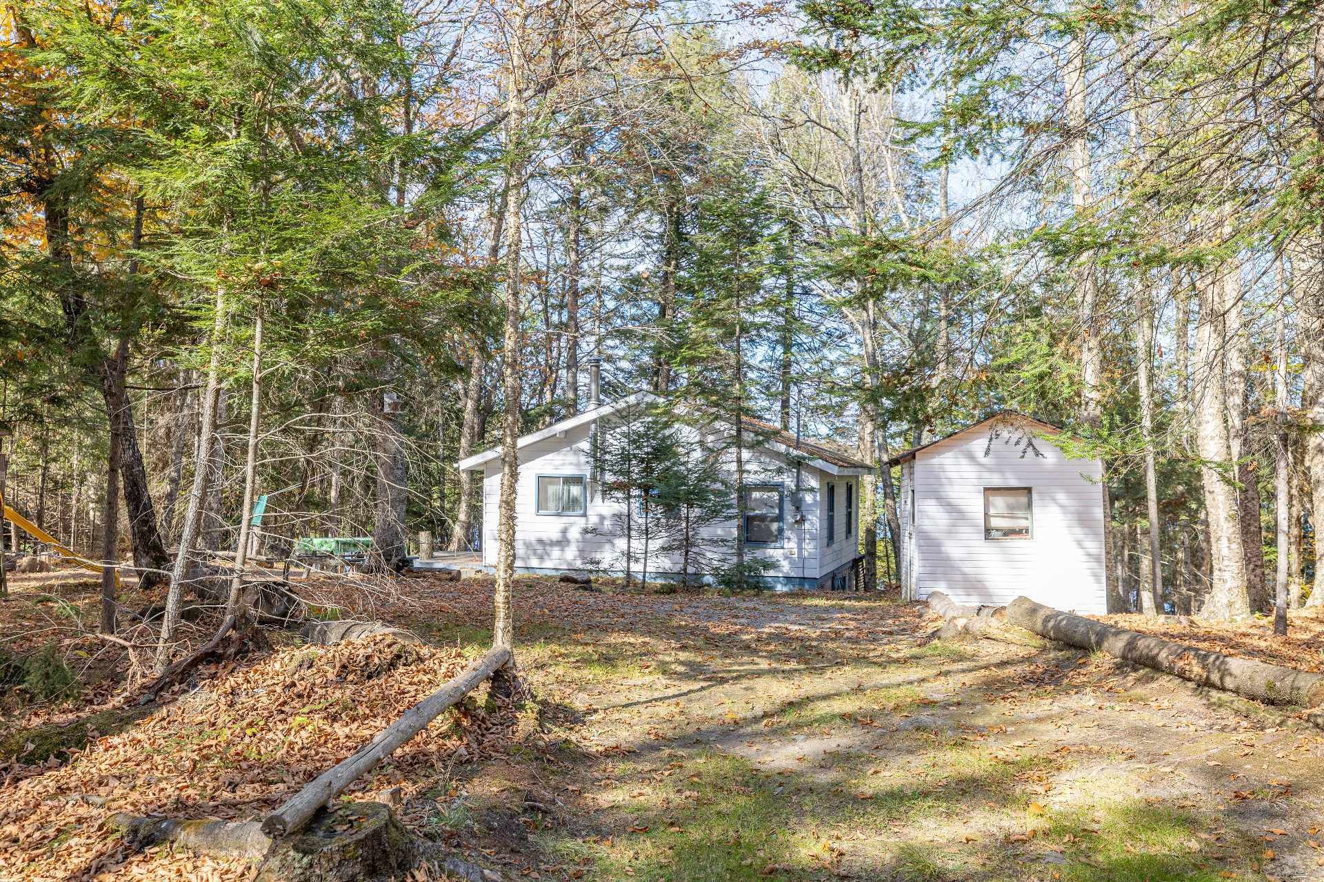 









105


Ch. des Geais-Bleus

,
Nominingue,




QC
J0W1R0

