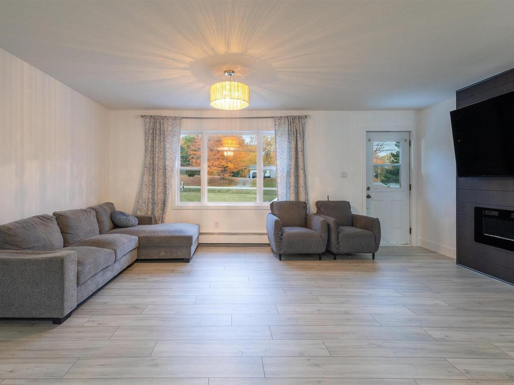 












42 King Grove Road

,
Millville,




NS
B1Y 2B9

