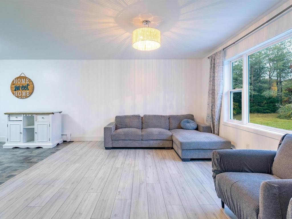 












42 King Grove Road

,
Millville,




NS
B1Y 2B9


