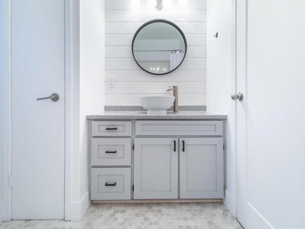












42 King Grove Road

,
Millville,




NS
B1Y 2B9

