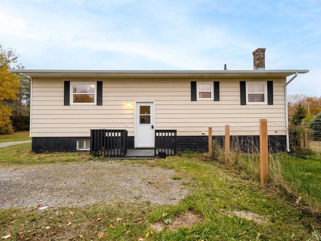












42 King Grove Road

,
Millville,




NS
B1Y 2B9

