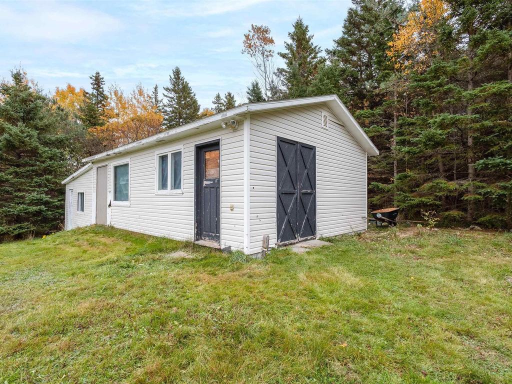 












42 King Grove Road

,
Millville,




NS
B1Y 2B9

